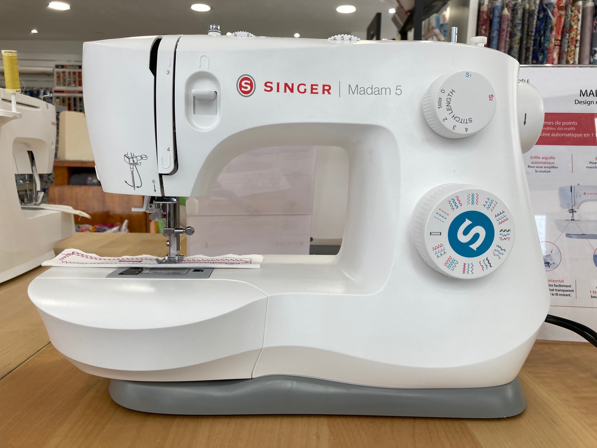 Machines à coudre et Surjeteuses SINGER - Maman La Fée