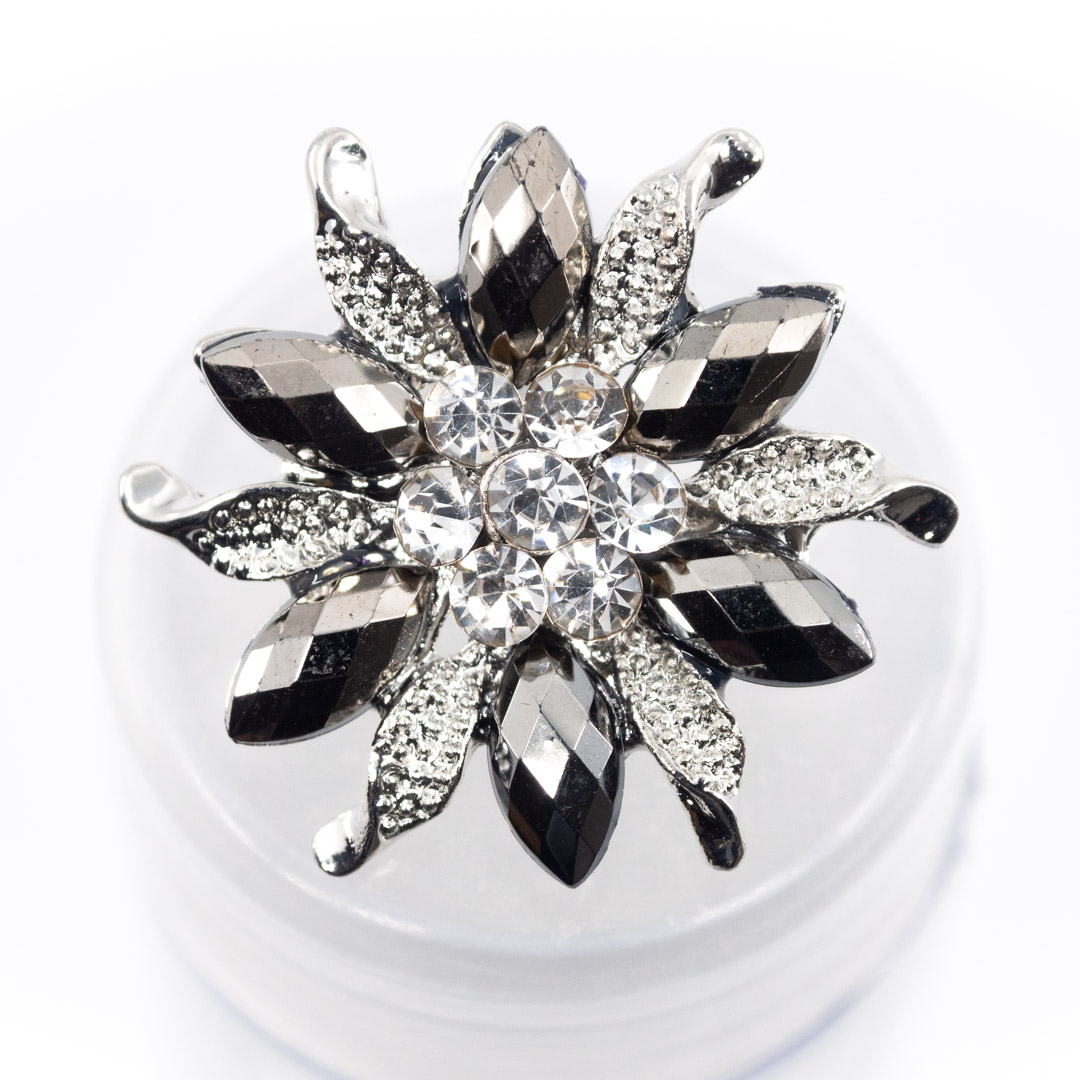 Bouton rosace et pierres précieuses - bouton à queue en métal